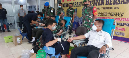 Donor Darah PWI Riau, BRI dan Mitra Dihadiri Dua Jenderal dan Ratusan Prajurit